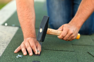 Dach decken - Pultdach bauen am Haus